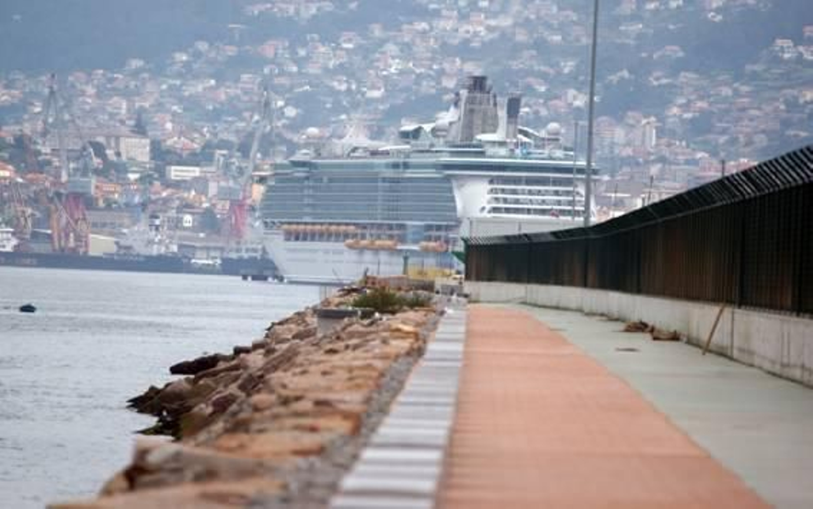El paseo marítimo de Bouzas ya está prácticamente finalizado en su totalidad. foto: vicente.