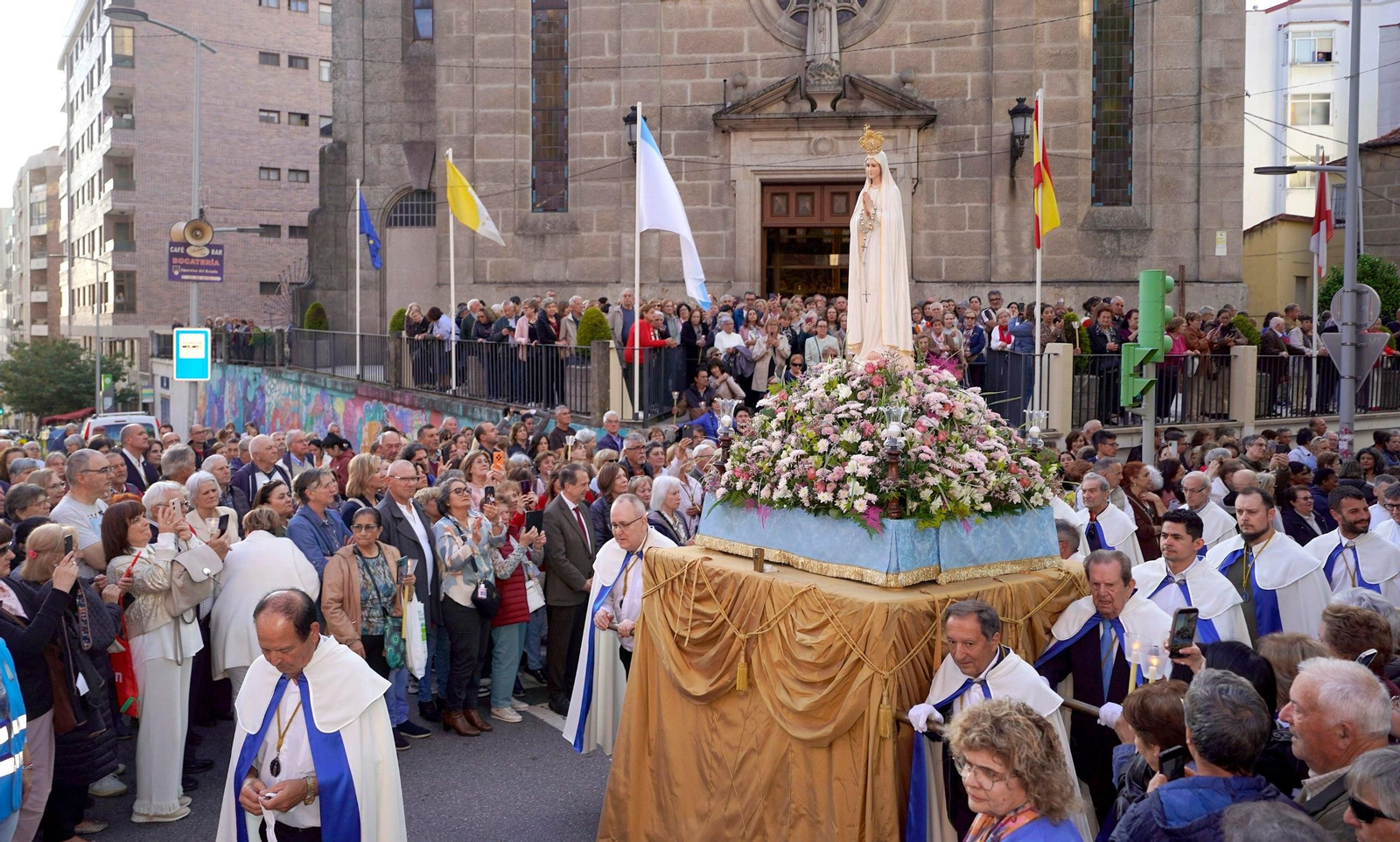 Galería | La devoción recorre las calles de Vigo por la Virgen de Fátima