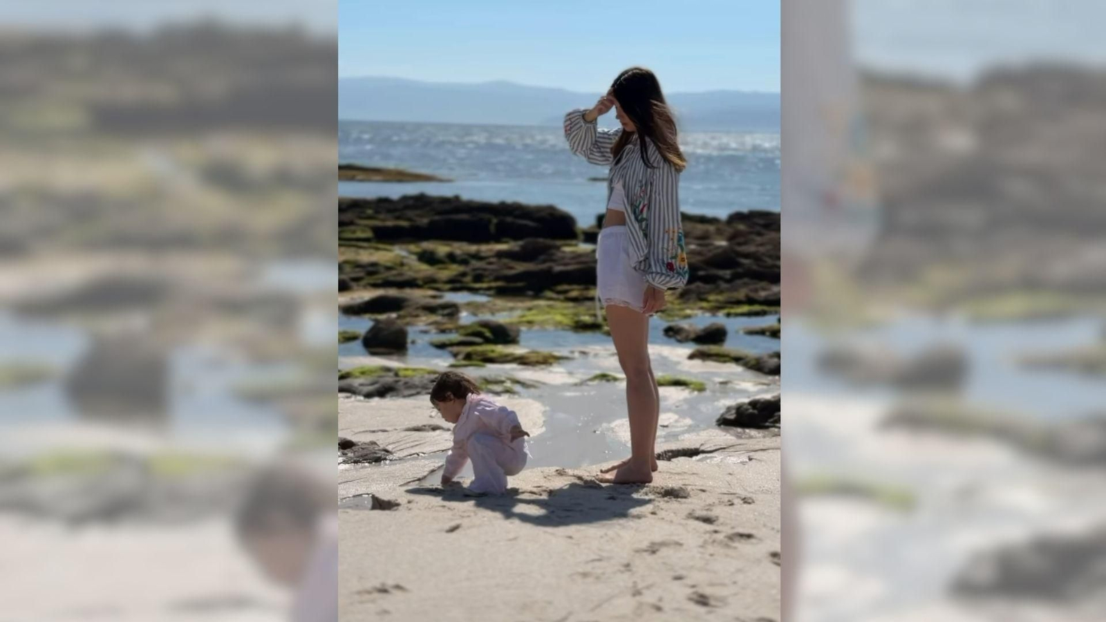 Marta Riumbau y su hija Julieta disfrutando en Ons.