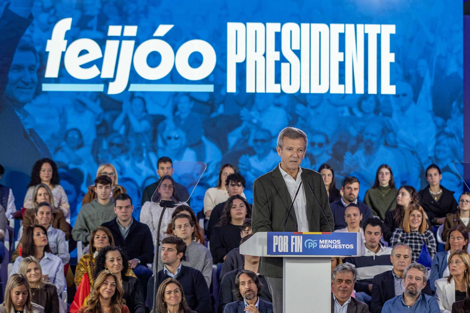 Galería | Feijóo hace parada en Vigo con la precampaña electoral del 29-N