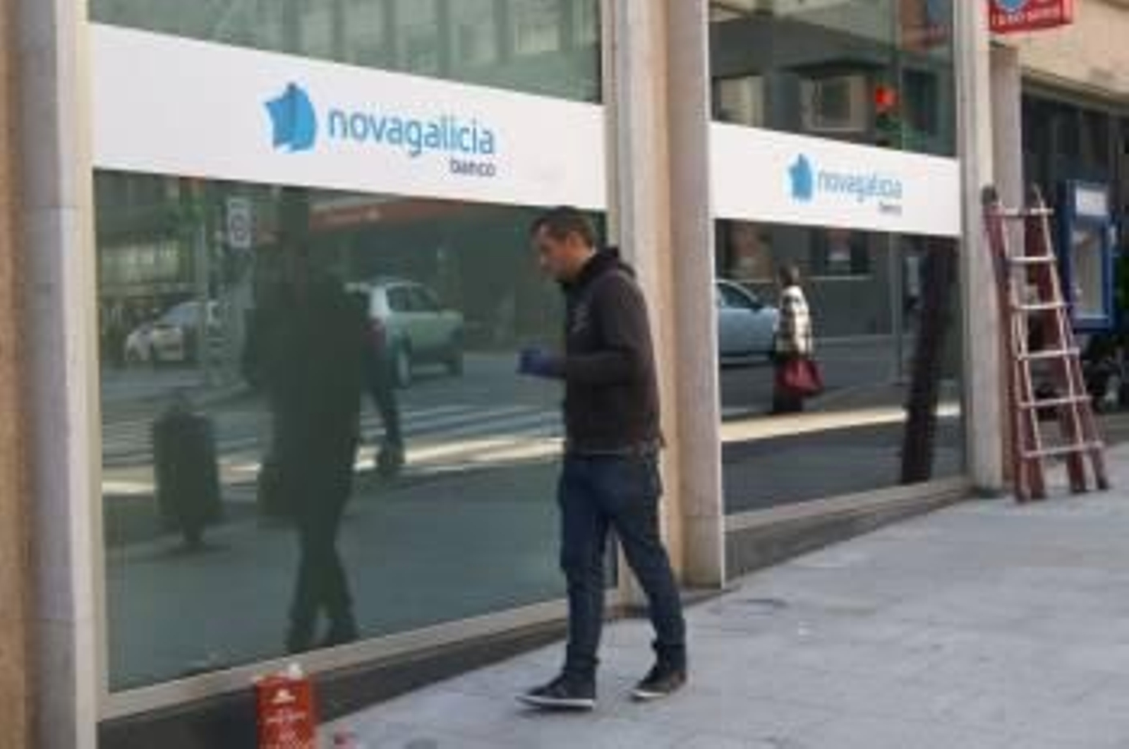 Opererarios de la sede Novagalicia