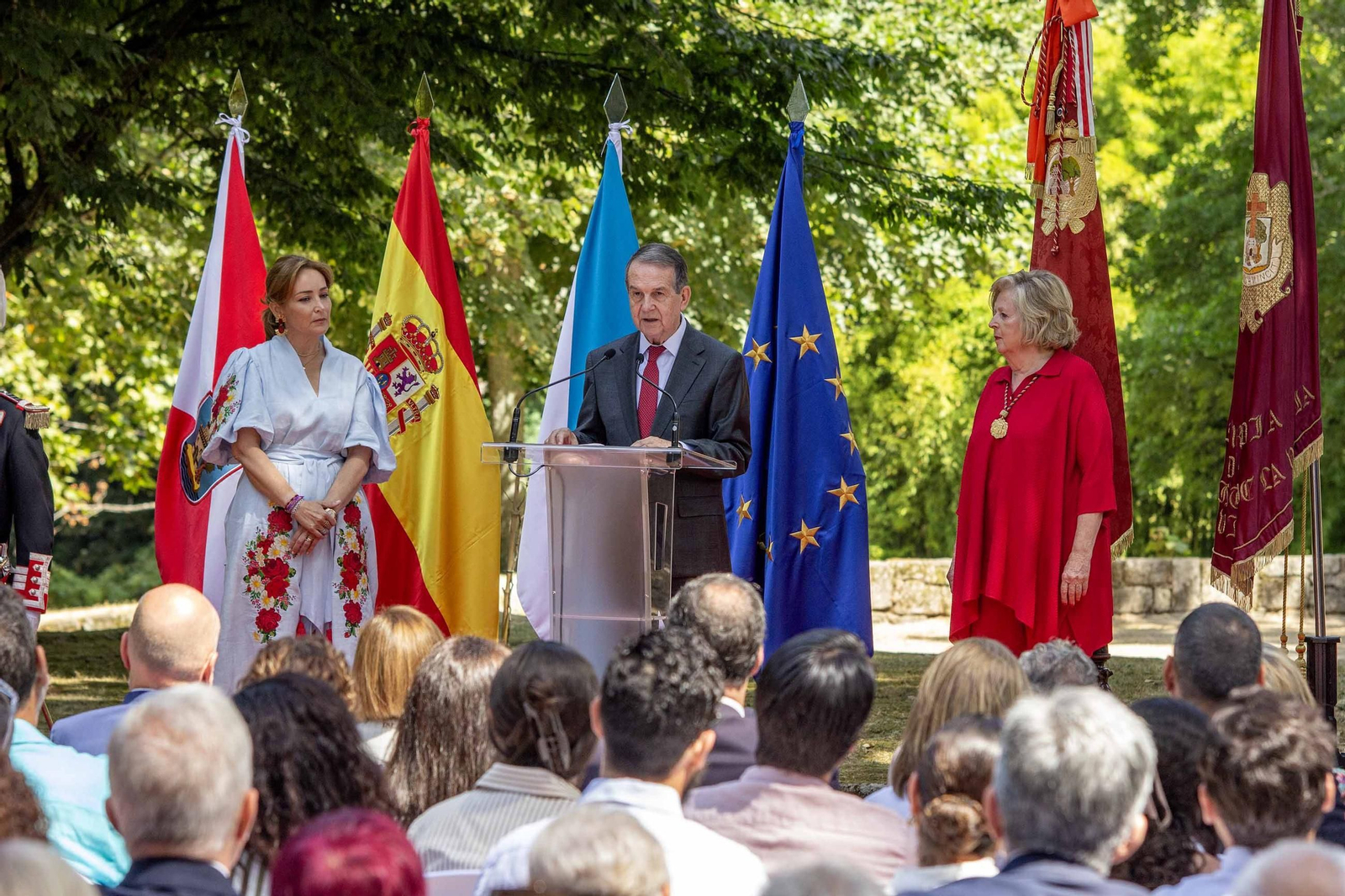 Galería | Vigo vive el pregón y el descendimiento del Cristo da Victoria