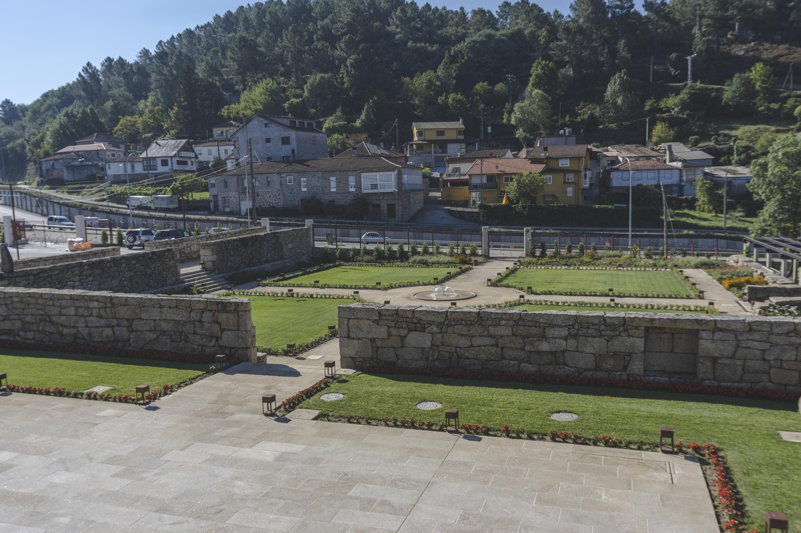 Galería | Un recorrido por los pisos de Alejandro Outeriño y el Pazo de Castadón junto a Grupo Souto
