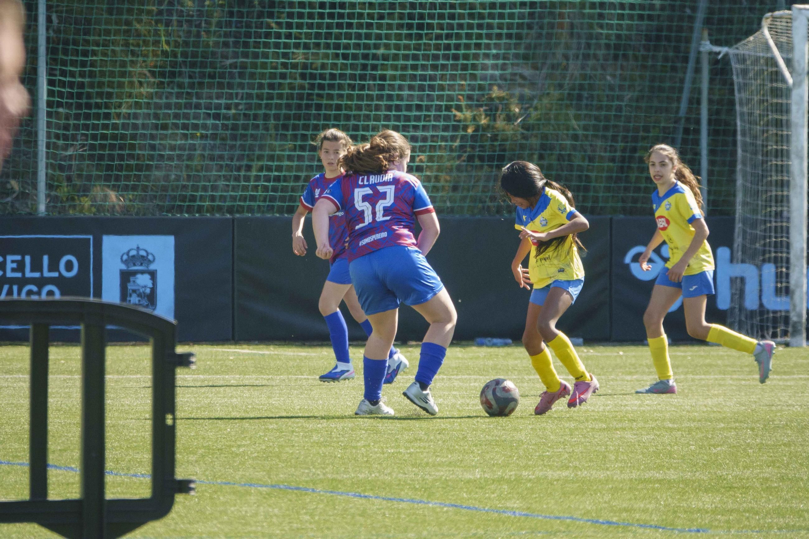 Galería | El fútbol femenino se cita en A Madroa para la II Copa Máis Enerxía