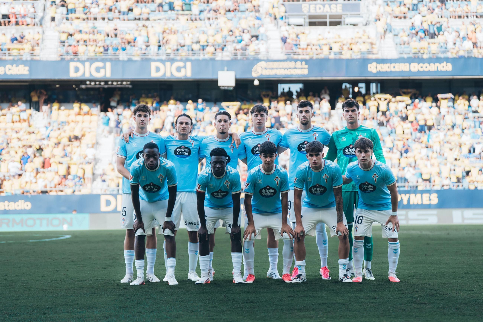 Burcio, López, Meixús, Ribes, Marín y Carrillo (arriba); Milla, Kibet, Arcos, Gavián y Capdevila (abajo).