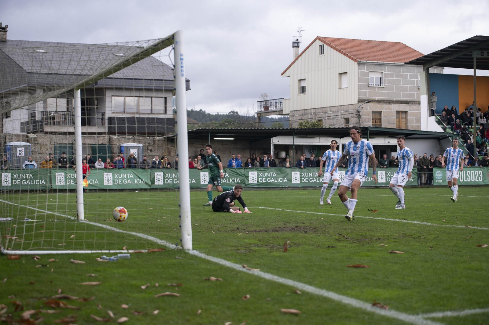 Galería | Espiñedo disfruta de la victoria del Arenteiro que pone fin a la mala racha