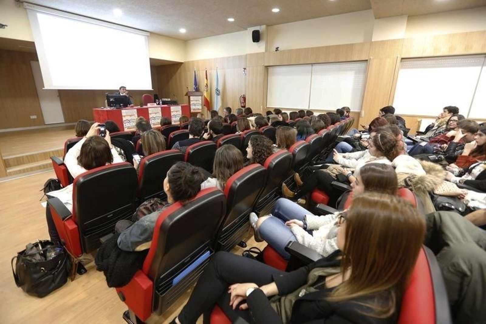 Asistentes a las jornadas celebradas en el CIFP A Farixa.