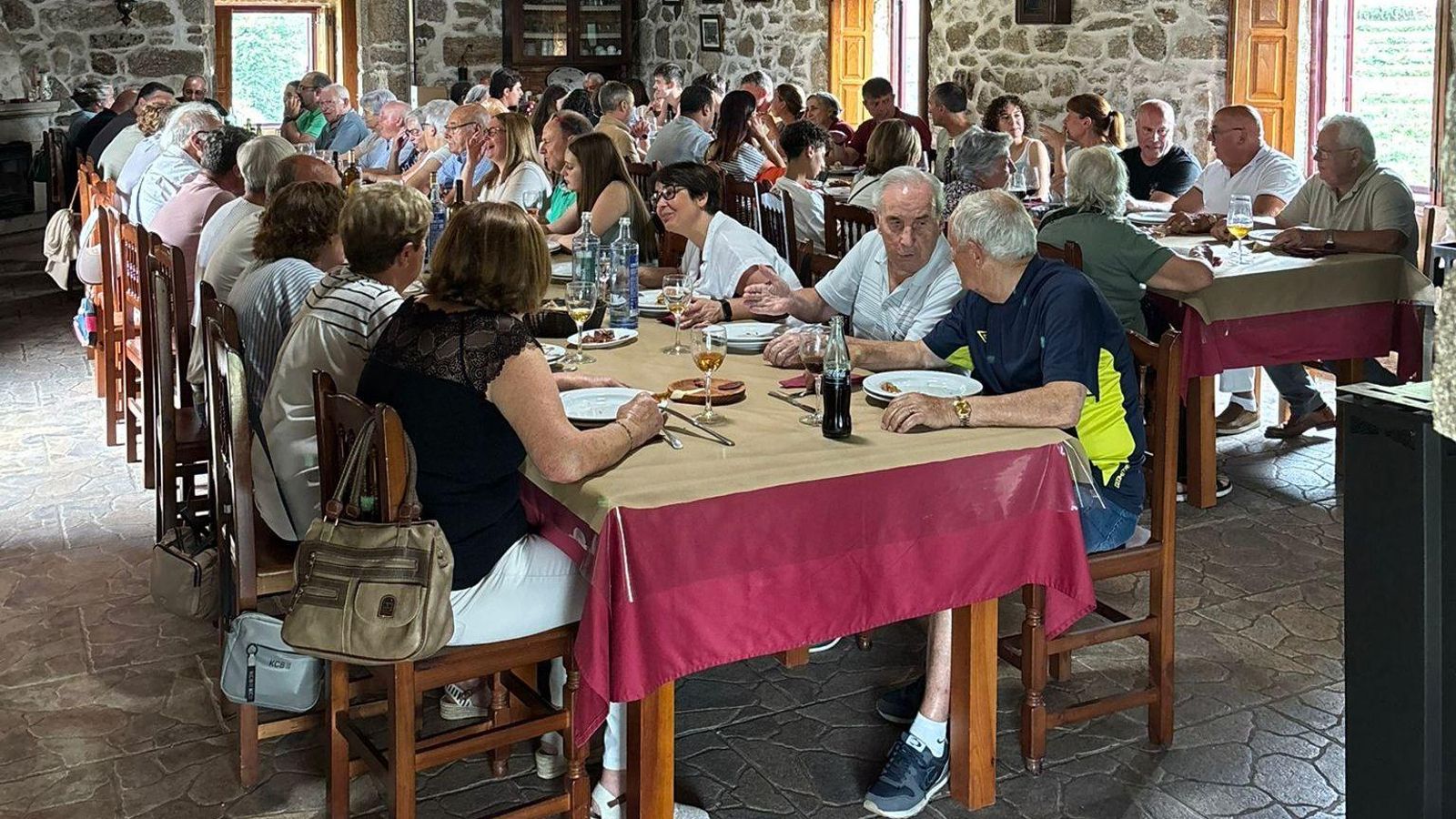Participantes en la xuntanza de Toxos e Xestas