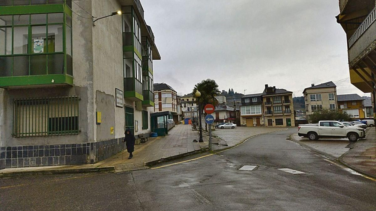 La Plaza José Luis Núñez, con el Consistorio a la izquierda.