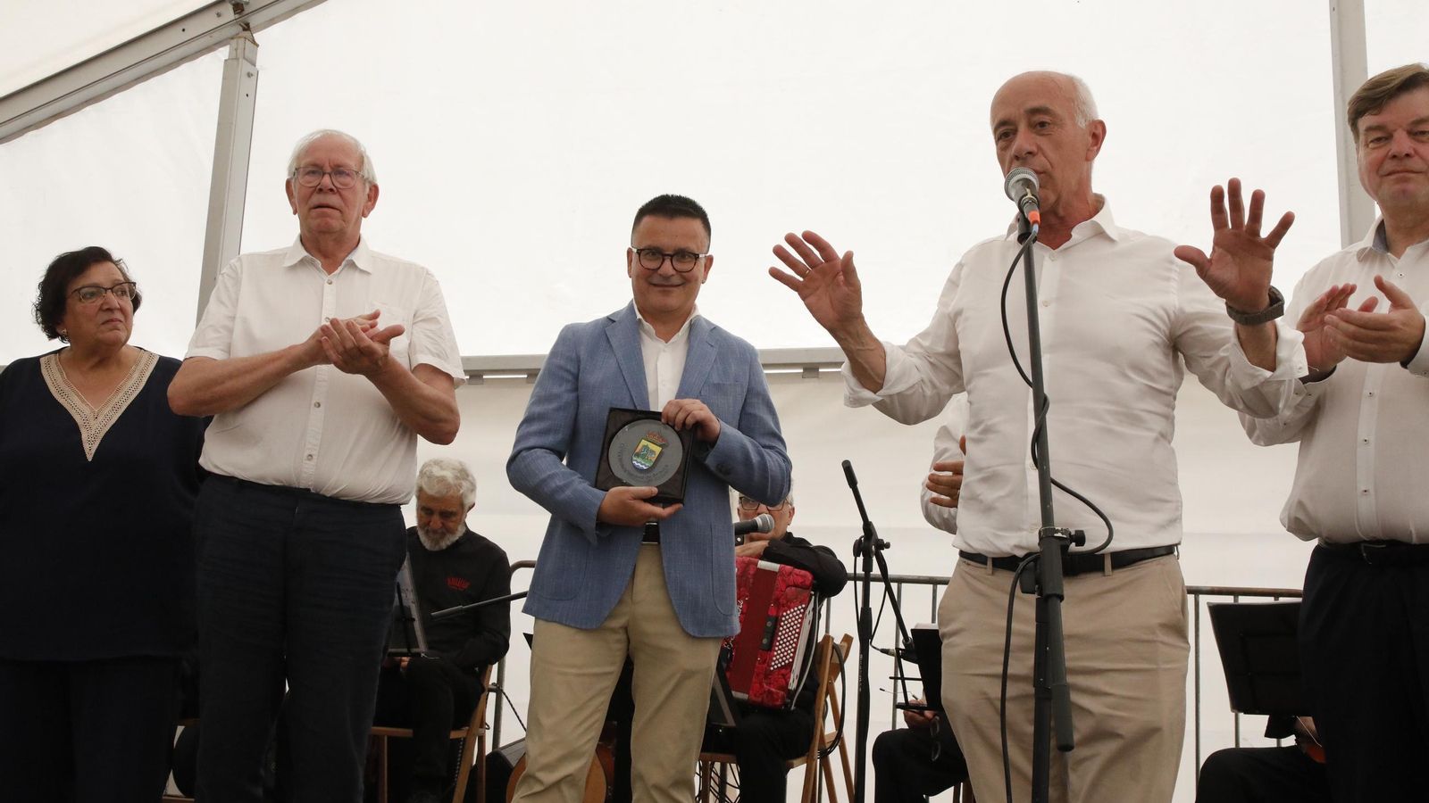 El conselleiro José González en Vilanova
