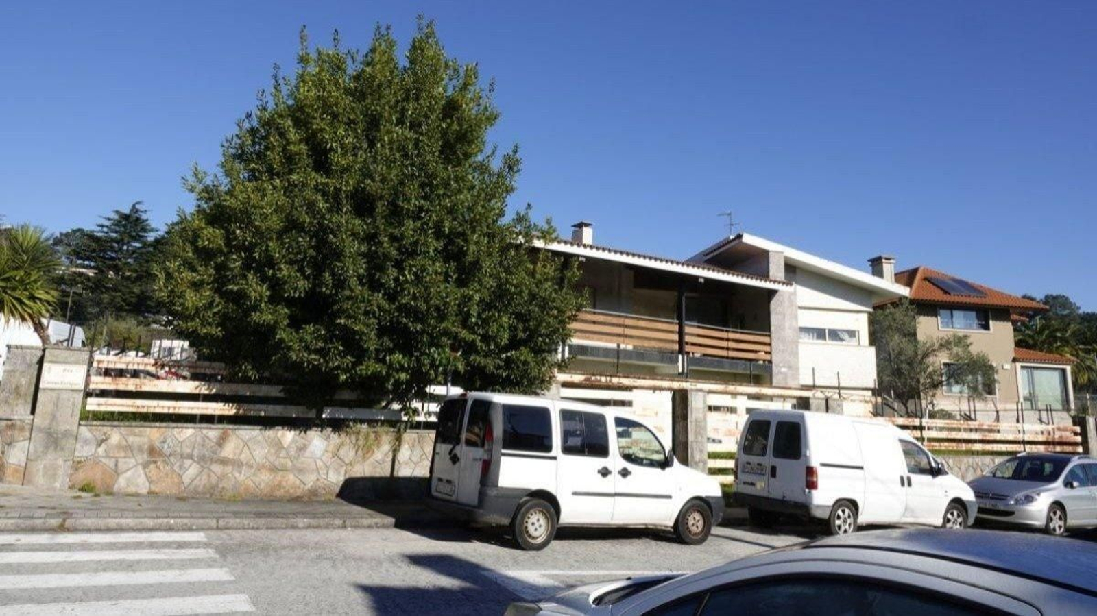 El chalé del Castro estuvo a la venta por casi dos millones. Luego fue okupado.