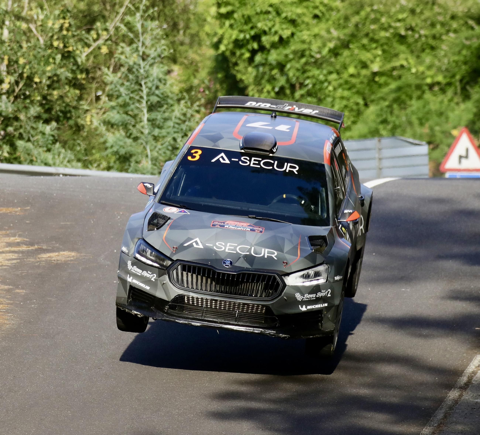 Galería | El tramo Ribadavia-Arnoia cierra la primera etapa del Rally de Ourense 2026, en fotos