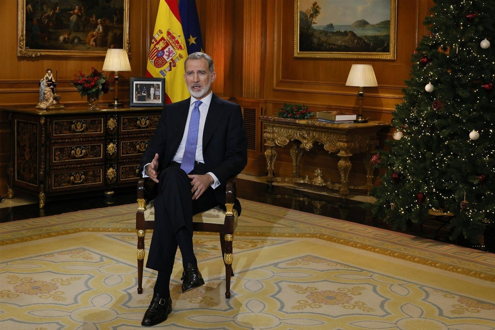 El Rey Felipe VI ofrece su tradicional discurso de Nochebuena desde Zarzuela, en Madrid. // EP