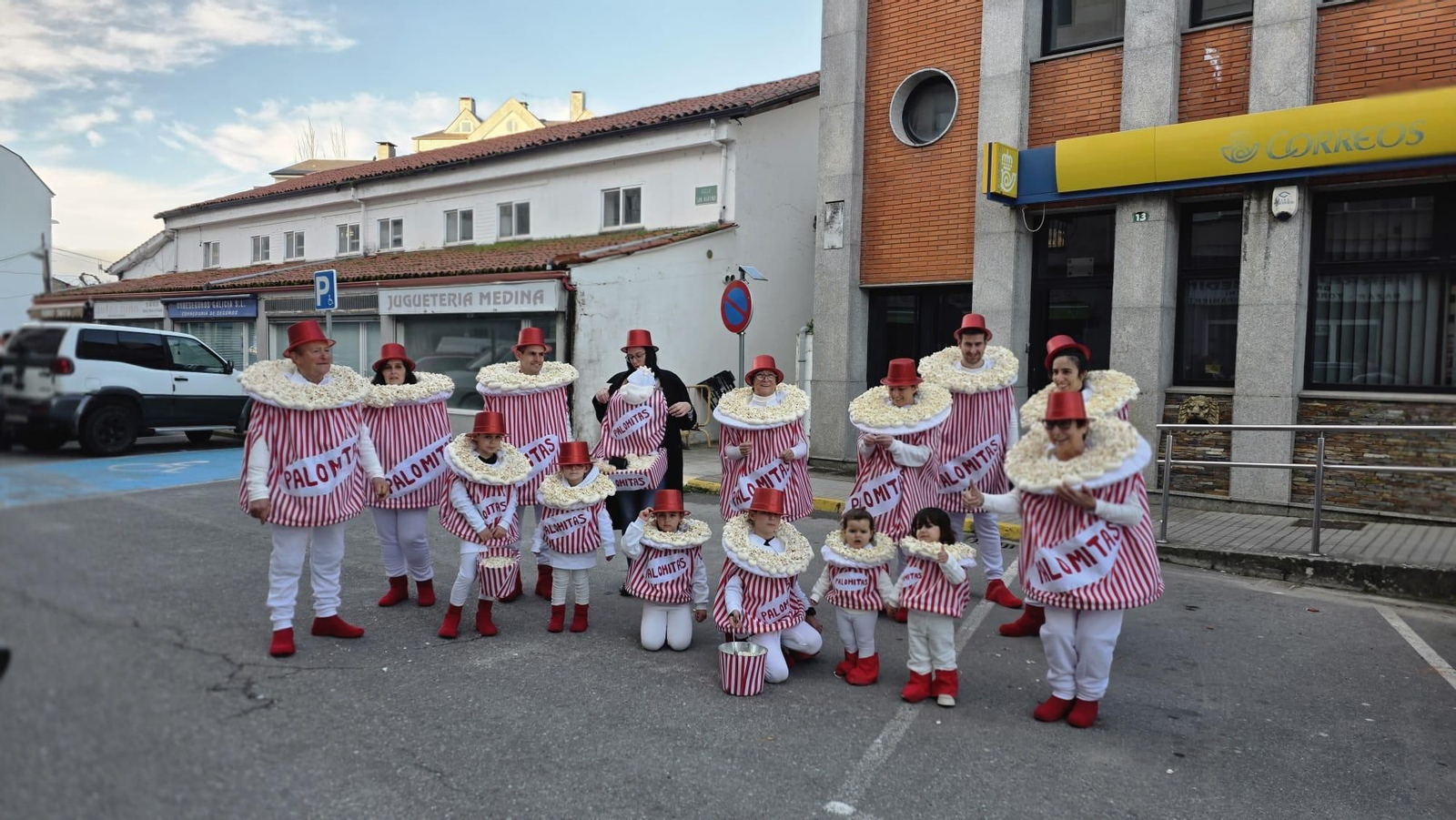 Galería | Trives se vuelca con su Martes de Entroido