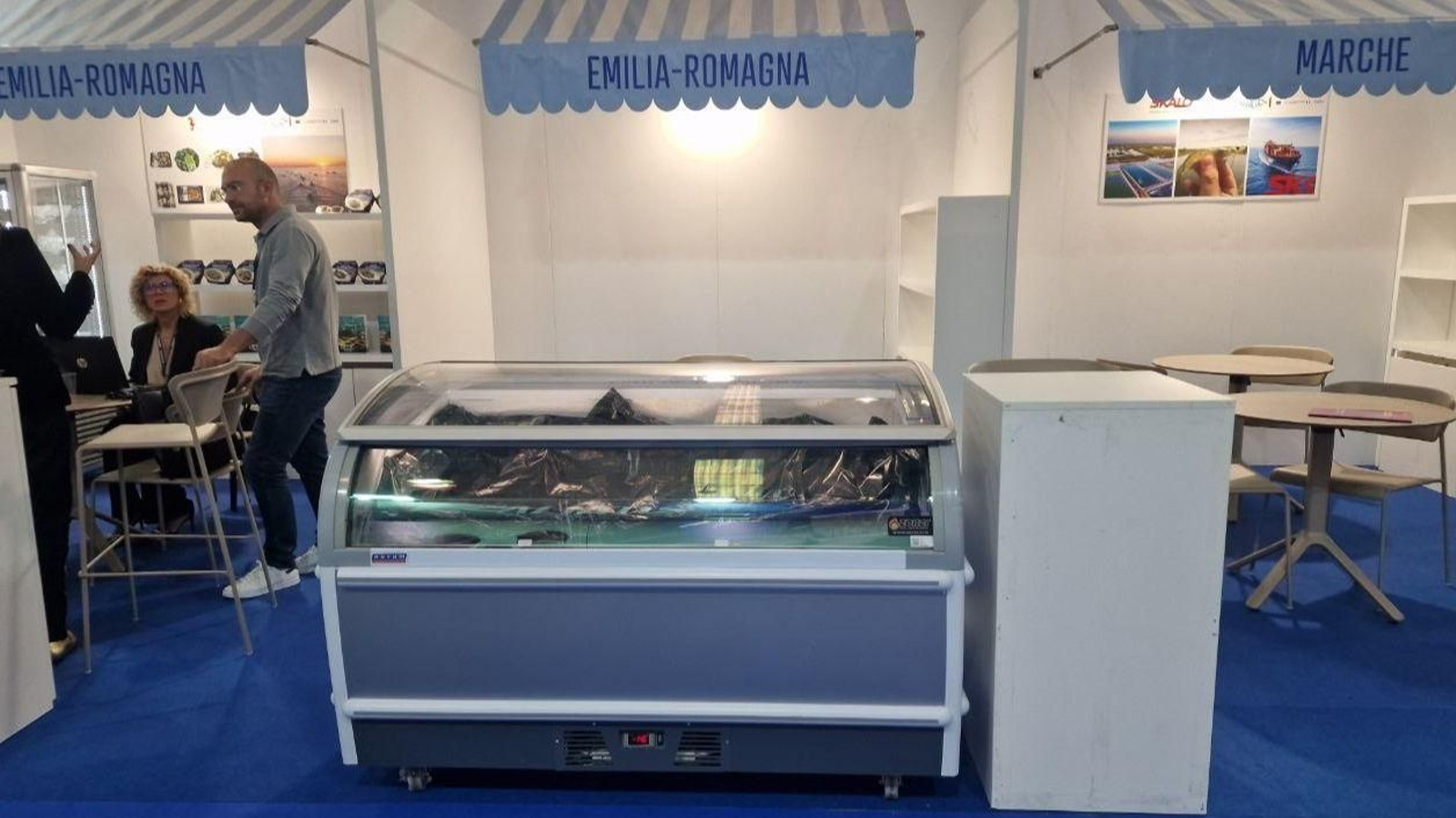 Puesto italiano expuldado de conxemar. Ya tapado.