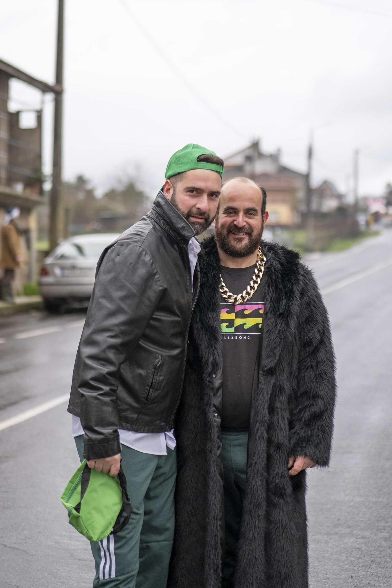 Galería | El Entroido itinerante de Parada de Amoeiro lleva la diversión por bandera