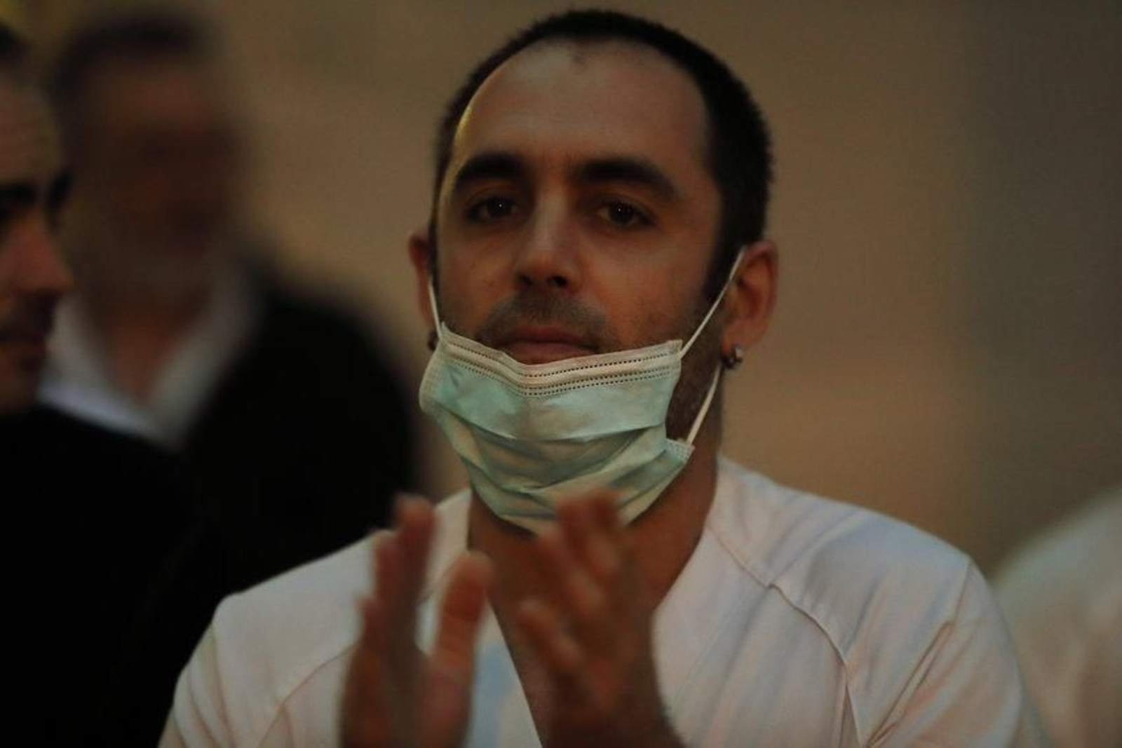 El personal del Chuo saludando en la convocatoria de las ocho. Foto: José Paz