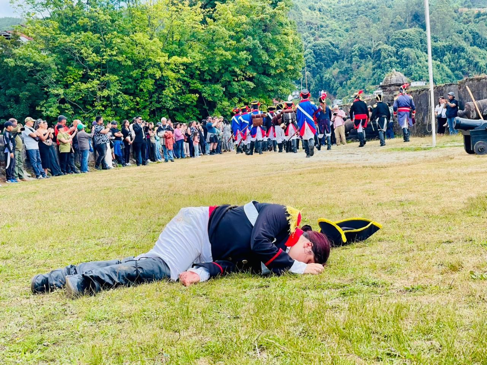 Uno de los soldados abatidos durante la recreación
