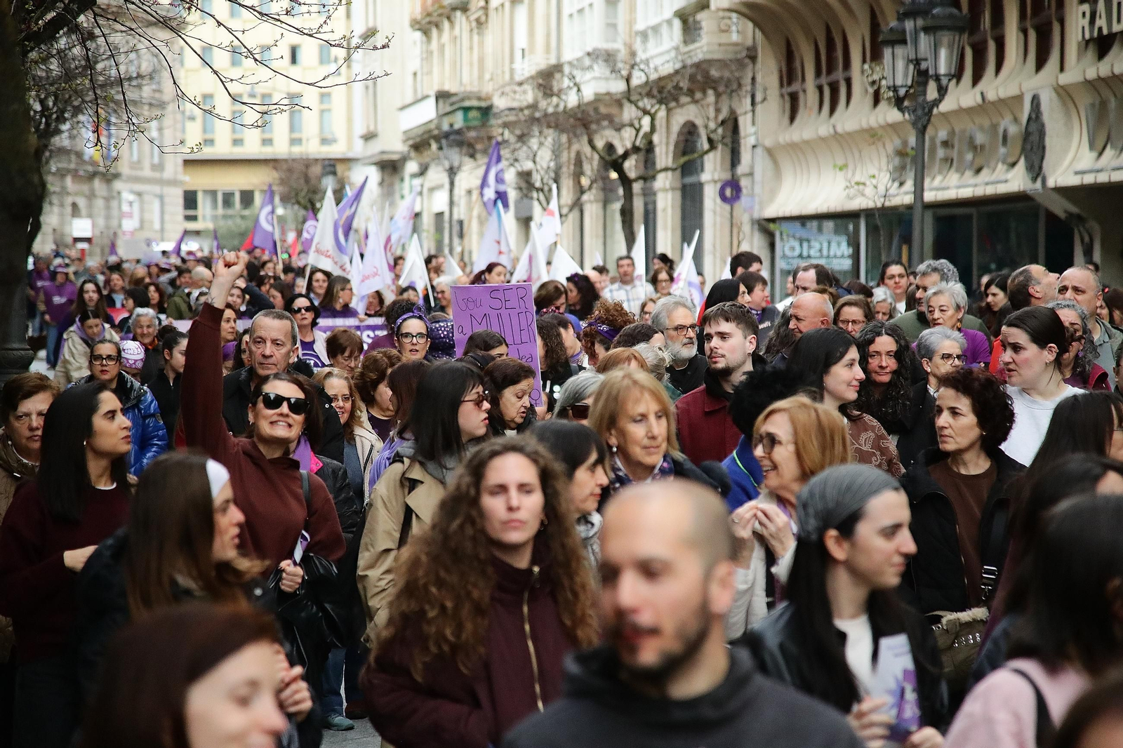 Galería |  Las mujeres salen a las calles de Ourense: feminismo y revolución