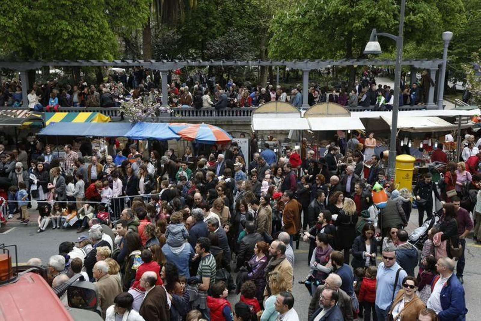 Ourense. 06-04-14. Local. Festa de San Lázaro e queima das madamitas no parque de San Lázaro.
Foto: Xesús Fariñas