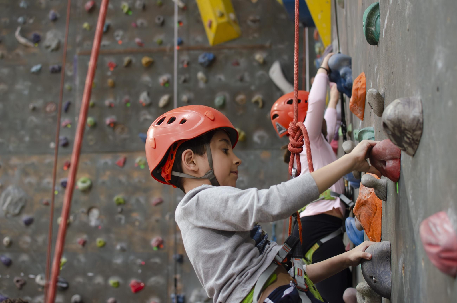 Galería | Jornada escolar de escalada en Os Remedios