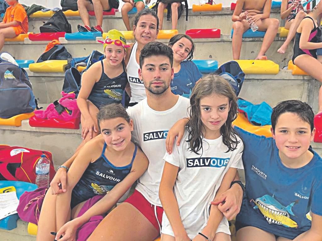 La representación del Club Salvour en la prueba desarrollada en Caldas de Reis. (SALVOUR)