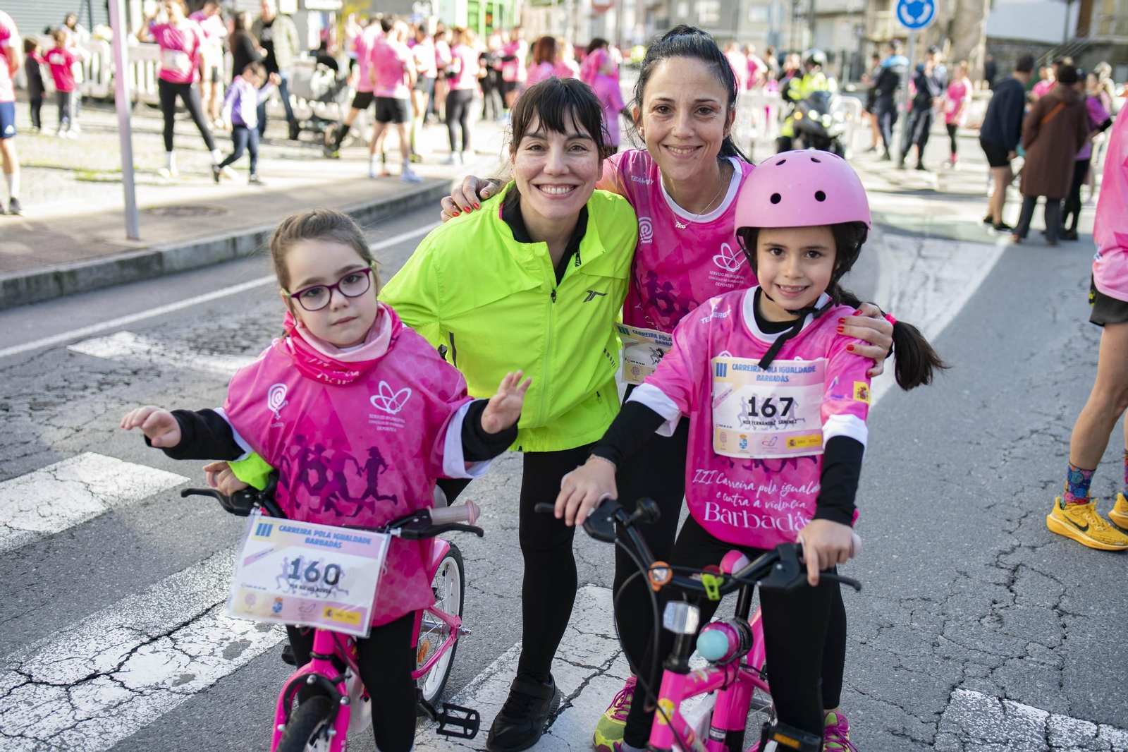Galería | A Valenzá se tiñe de rosa con la III Carreira pola Igualdade