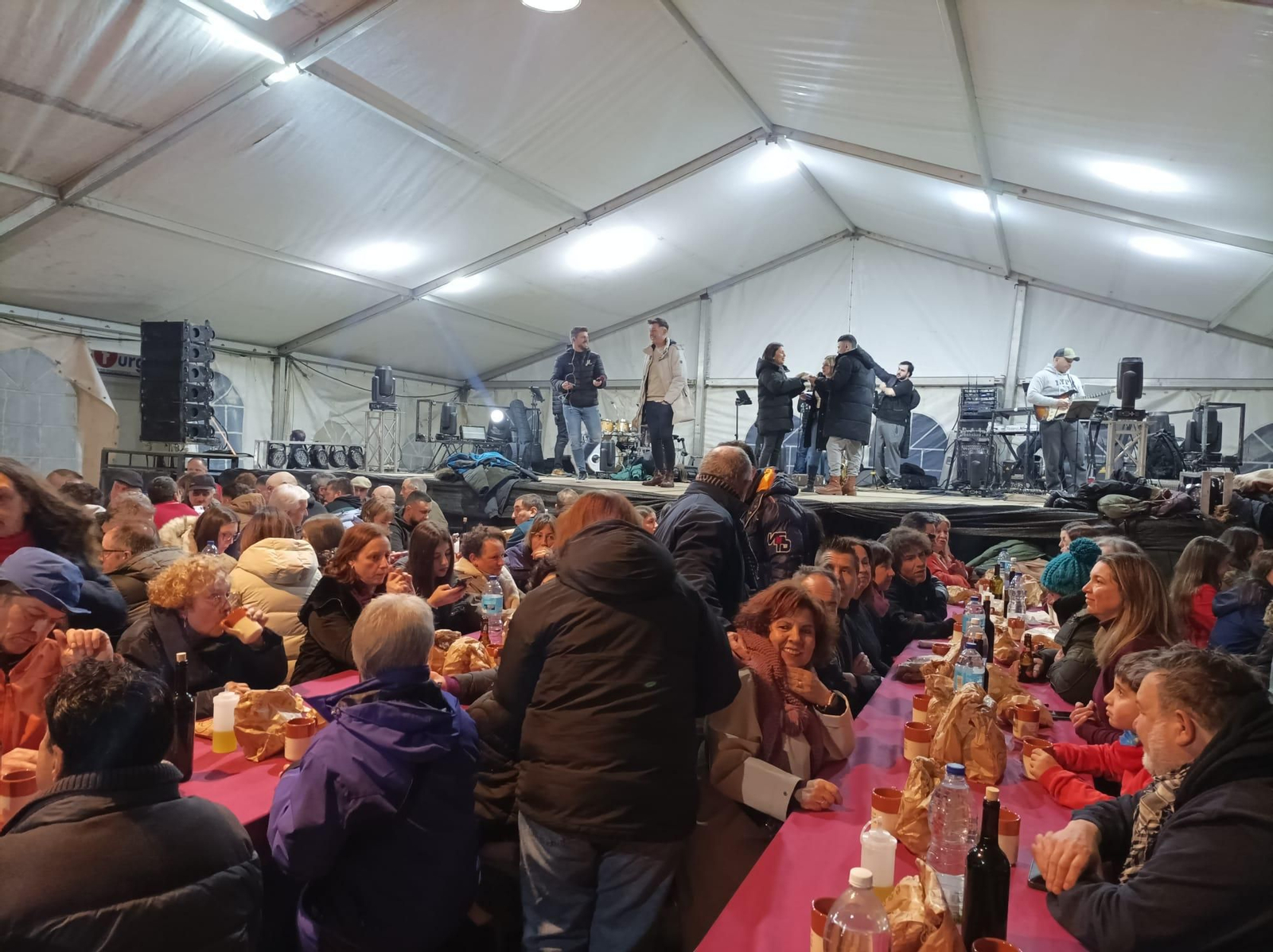 Galería | Cocido para combatir la borrasca Ingrid en Piñeiro