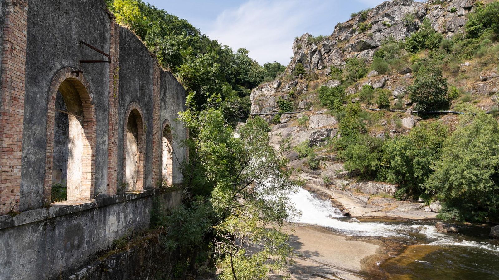 Fervenza de Segade en Caldas de Reis. // Turismo Rías Baixas