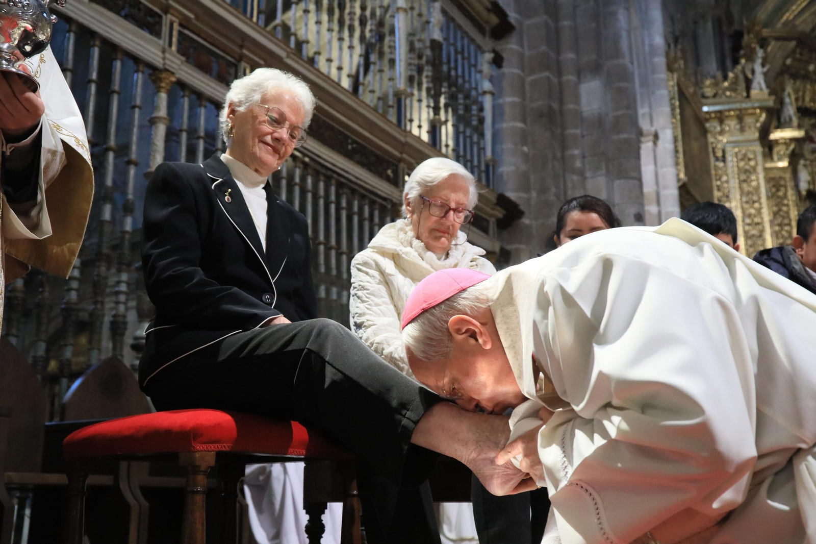 Galería | El Lavatorio de Pies llena la Catedral de Ourense