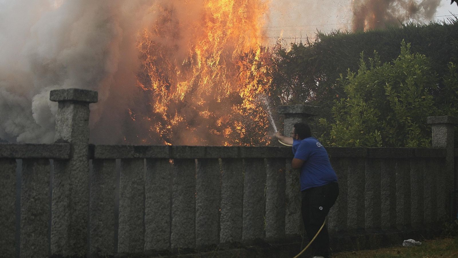 Galería | El fuego rodea Ourense