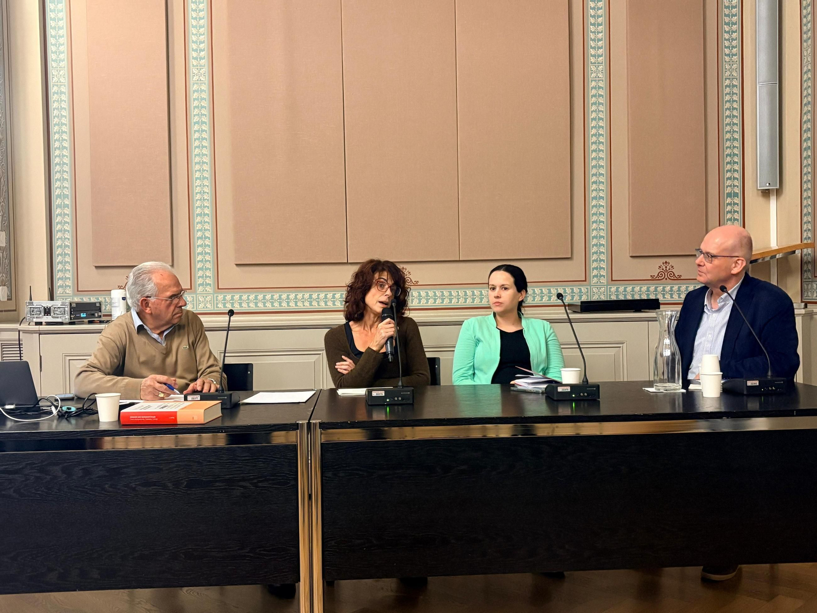 La subdirectora de Comunidades Galegas de la Secretaría Xeral da Emigración, Isabel Martínez Pellicer, durante su intervención en un acto celebrado en la Universidad de Zúrich