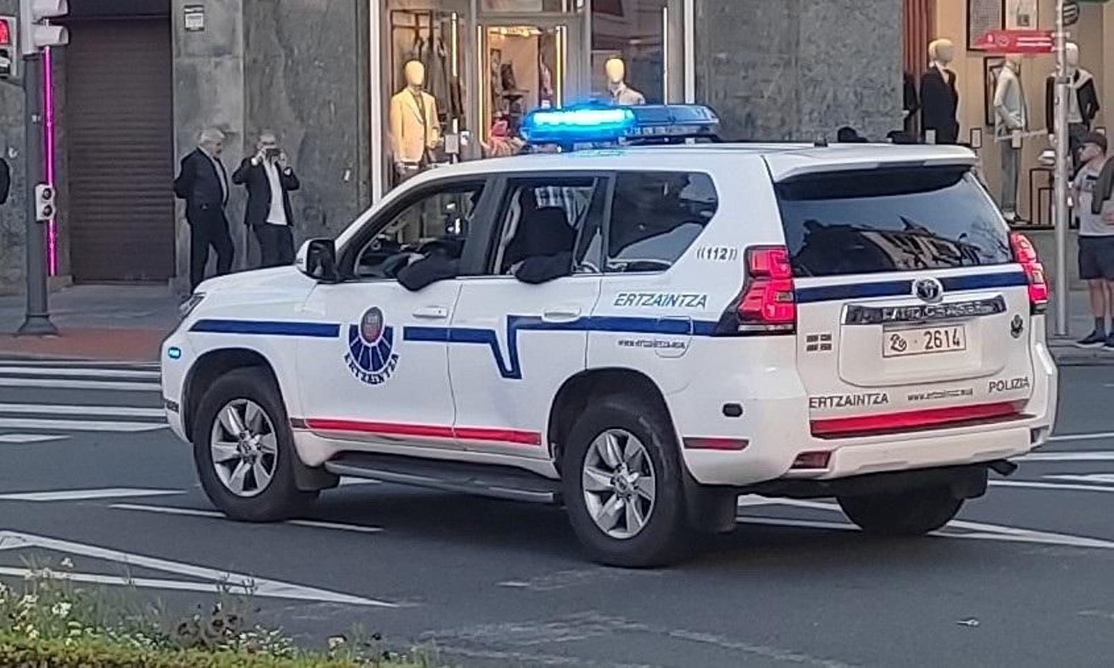 Vehículo de la Ertzaintza.