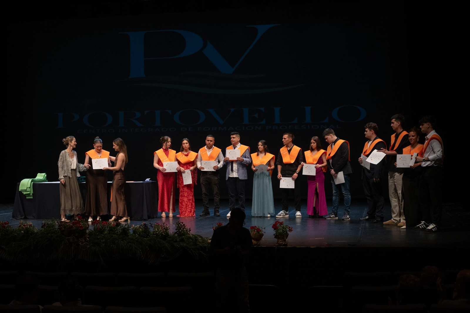 Galería |  Los alumnos del CIFP Portovello celebran su graduación