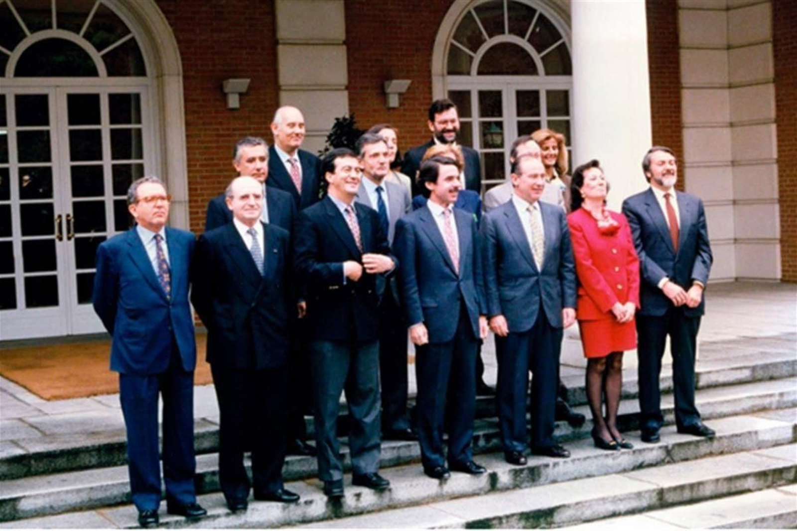 Gabinete de Gobierno de la primera legislatura de José María Aznar, aprobada por el Congreso el 4 de mayo de 1996.