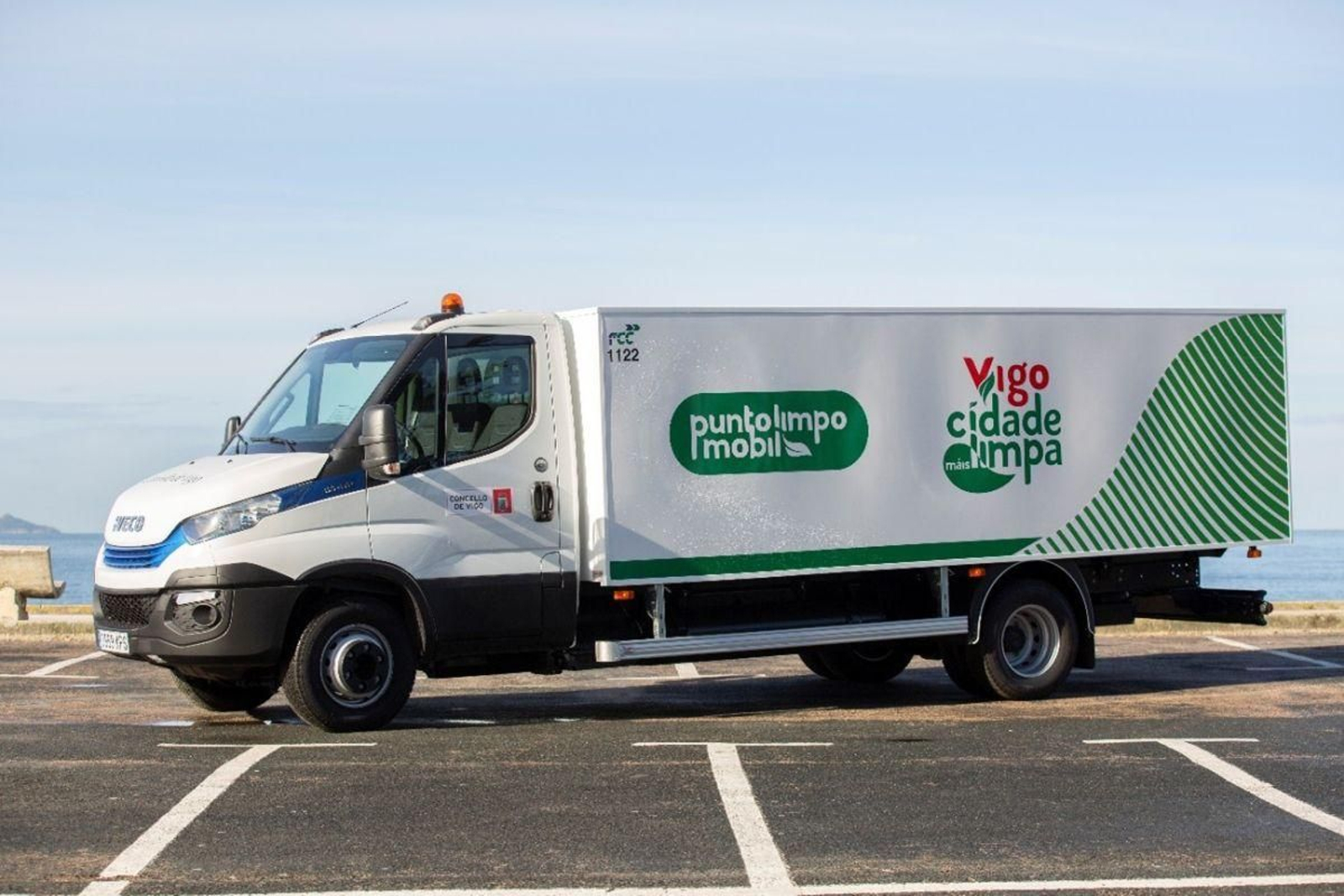 El camión eléctrico de refuerzo para la recogida a domicilio tiene una capacidad de 8 metros cúbicos.