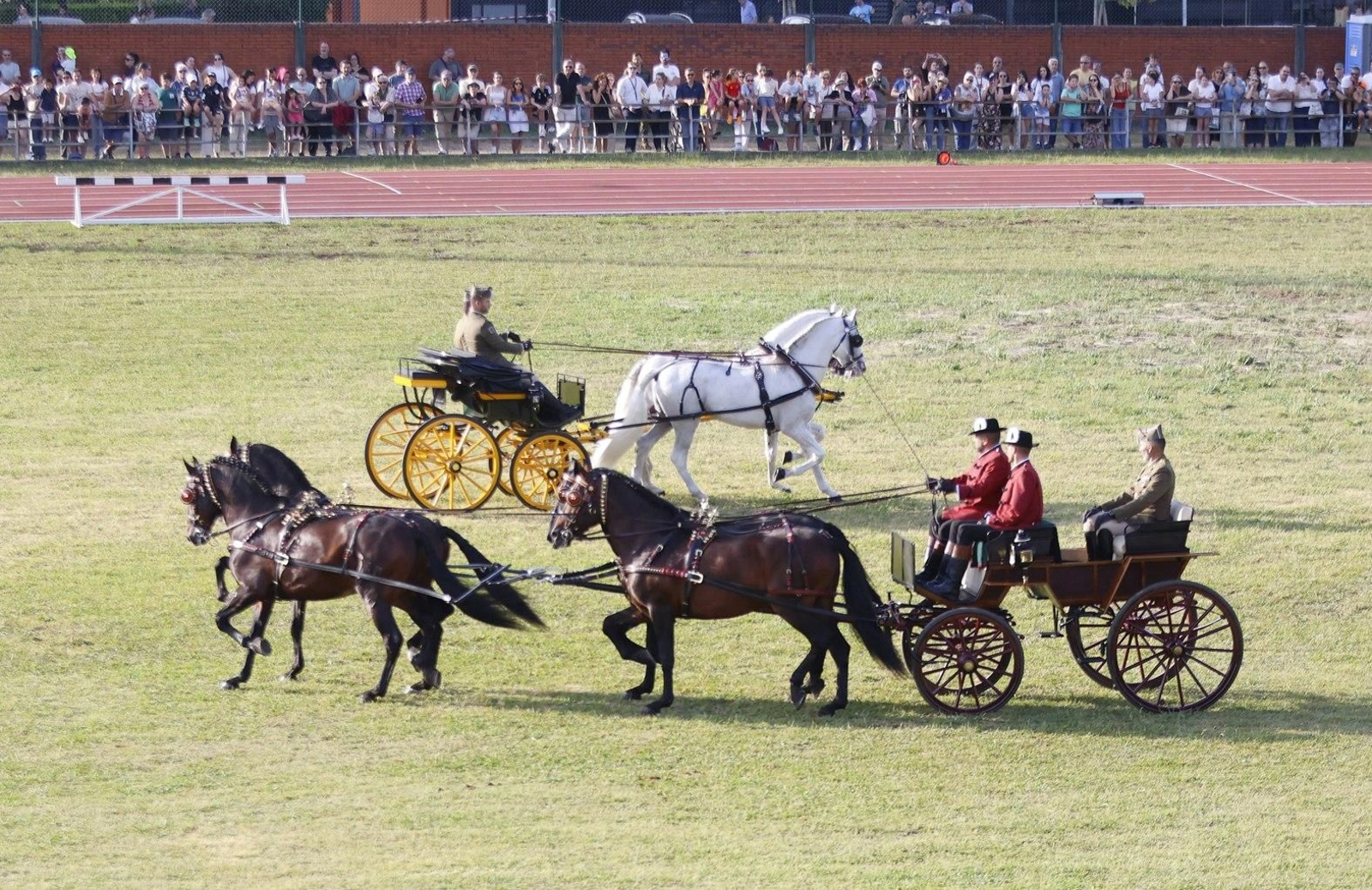 Galería | La exhibición militar llena las pistas de Balaídos