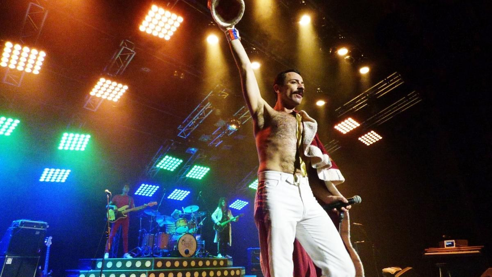 Piero Venery, durante una actuación con Remmember Queen, banda con la que actuará en Vigo.