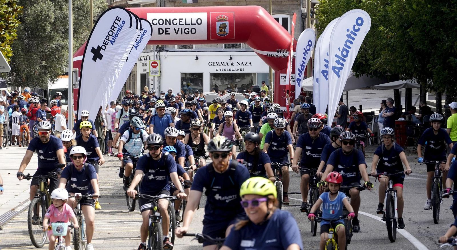 Galería | El ciclismo toma Vigo con la primera edición del Día de la Bici de Atlántico