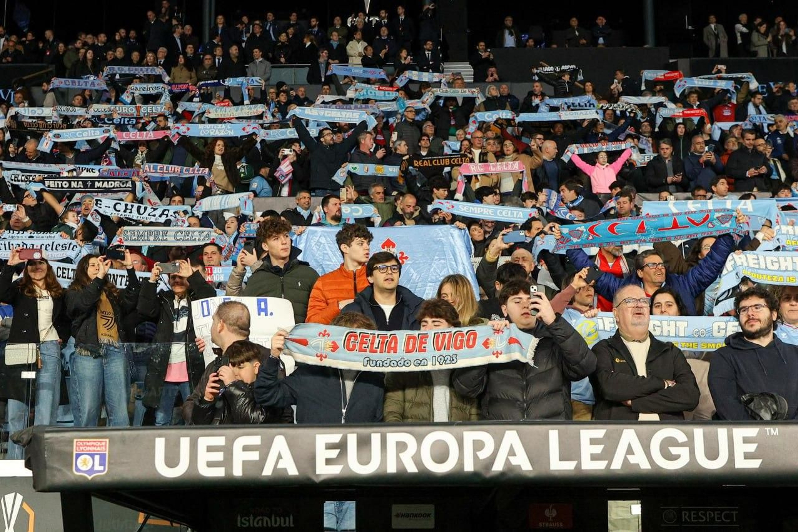 Galería | El Celta y el Olympique, un duelo de altura en Balaídos
