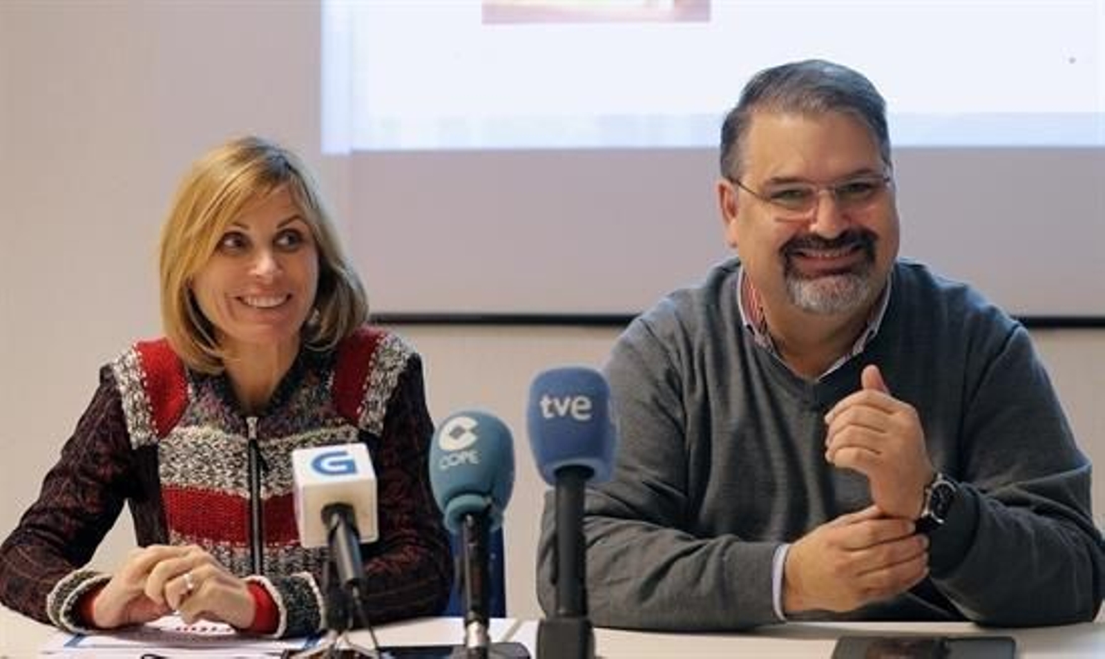 Nava Castro e o  presidente do Clúster de Turismo de Galicia, Francisco González, este luns presentando o balance de Galicia en Fitur.