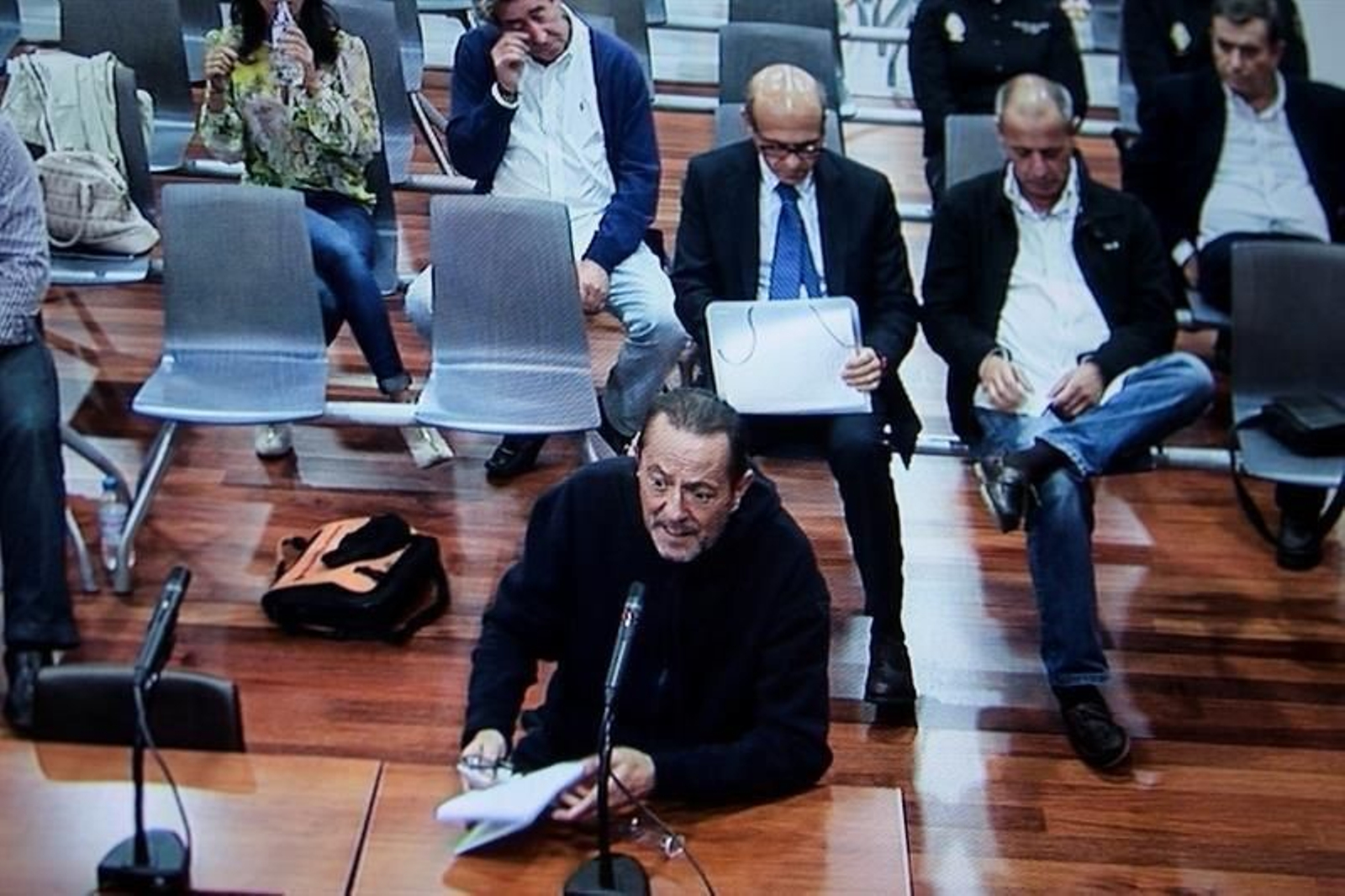 Fotografía tomada desde una de las pantallas de la sala de prensa de la Audiencia Provincial de Málaga. (ZAPATA)