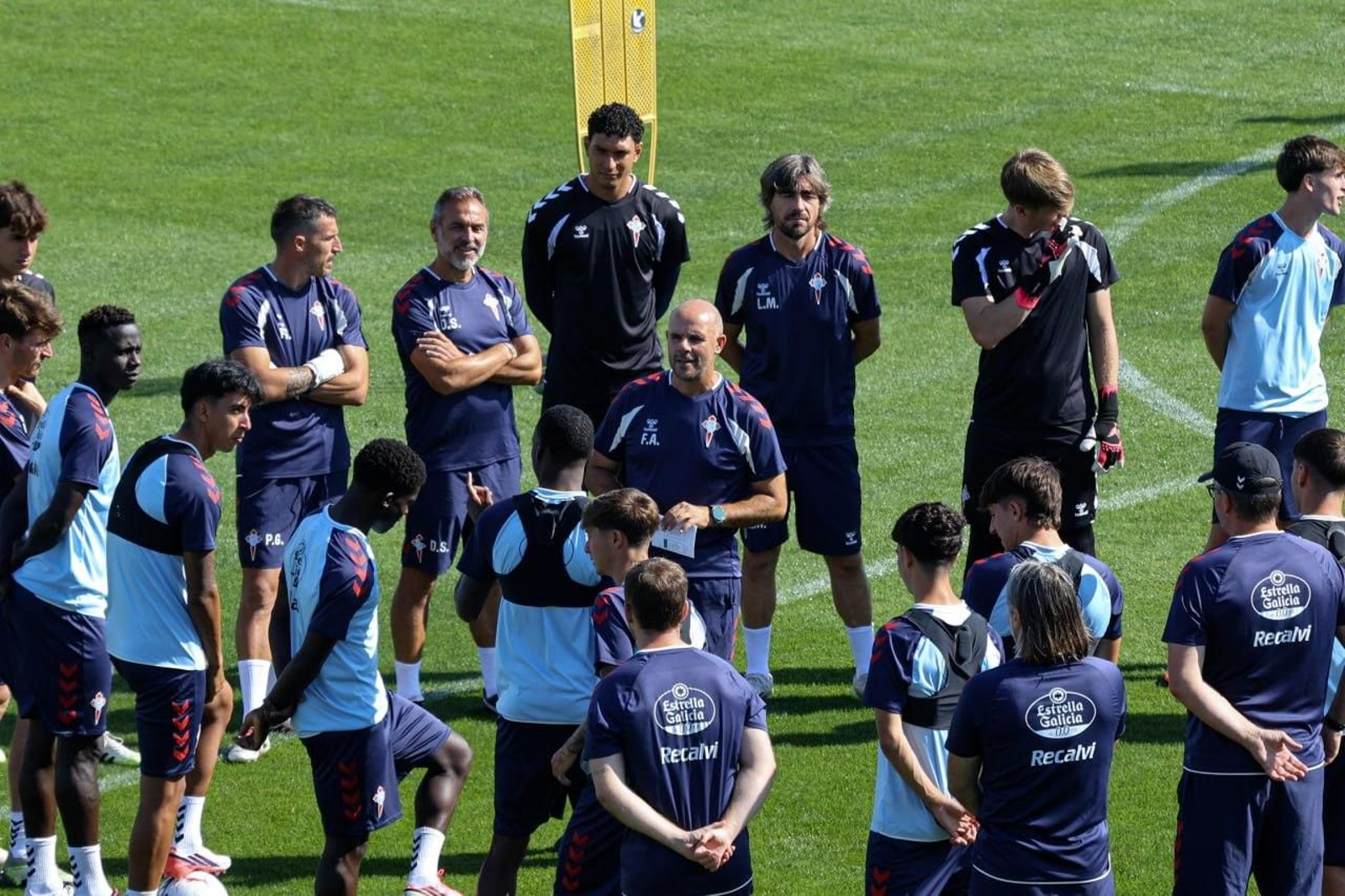 Fredi Álvarez, durante la sesión de entrenamiento del Celta Fortuna de ayer.