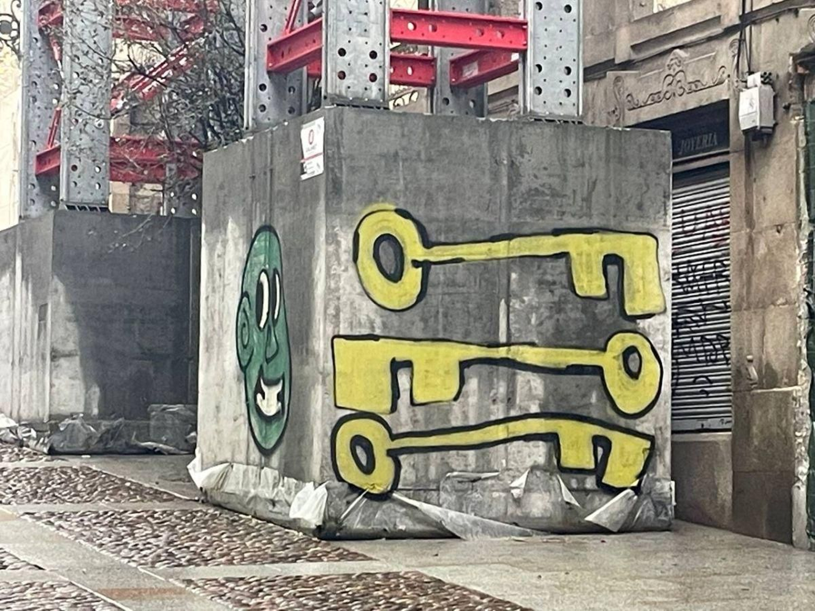 Bloque de cemento grafitado