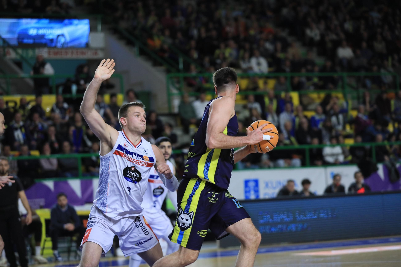 Galería | El Pazo, a reventar para el derbi COB-Obradoiro