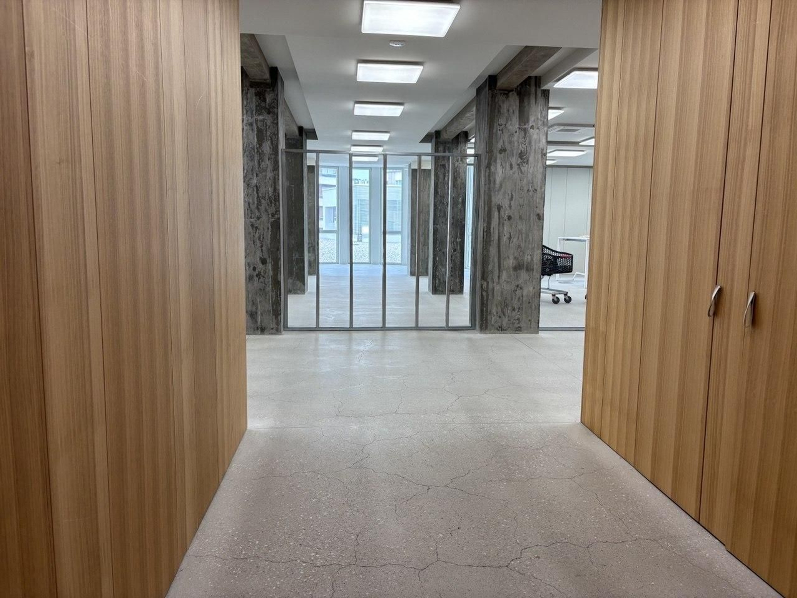 El vestíbulo de la tercera planta fue ayer acotado mientras comenzaban los trabajos de adaptación.