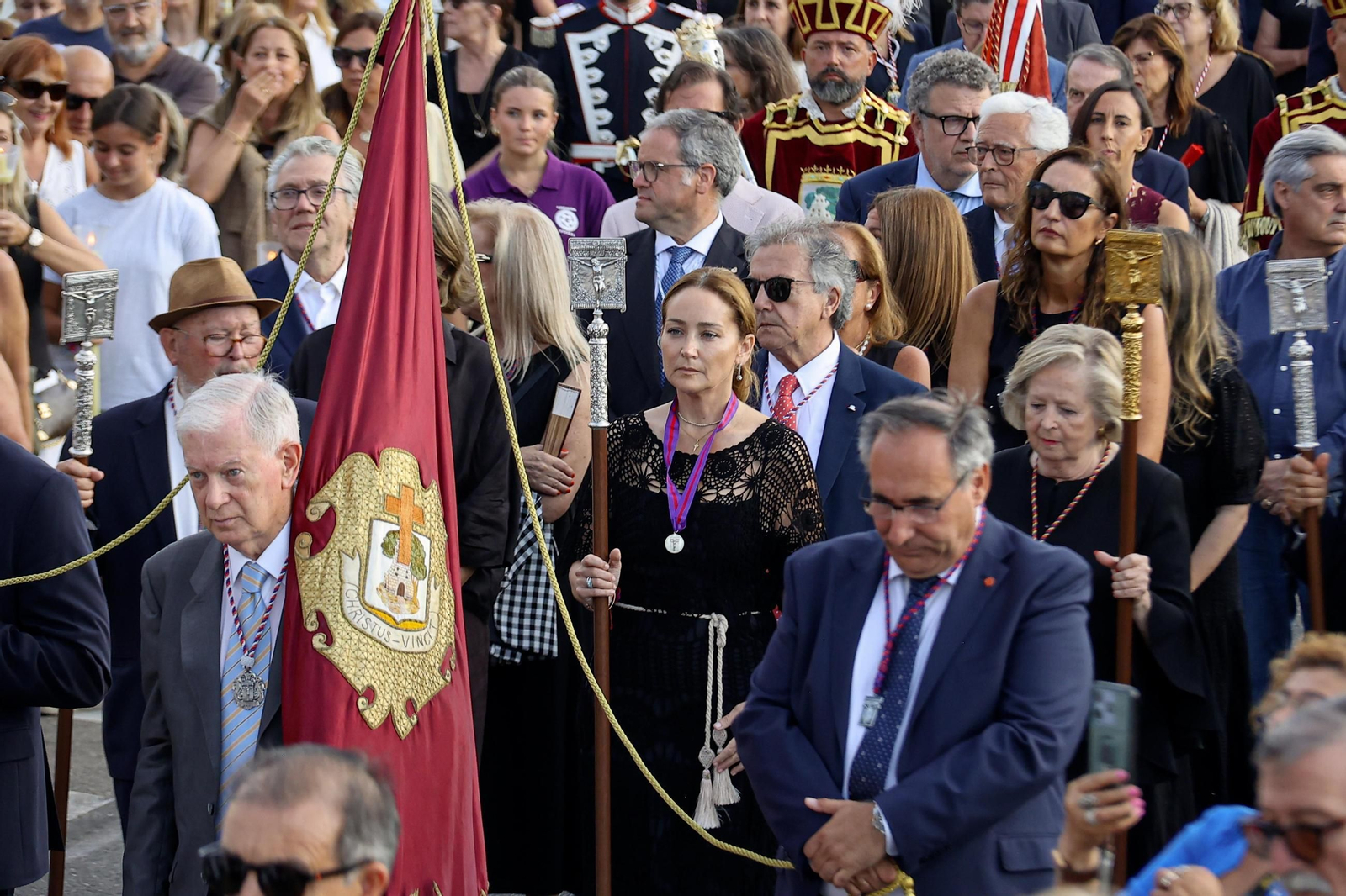 Galería | Misa por el Cristo da Victoria en Vigo y la concurrida procesión