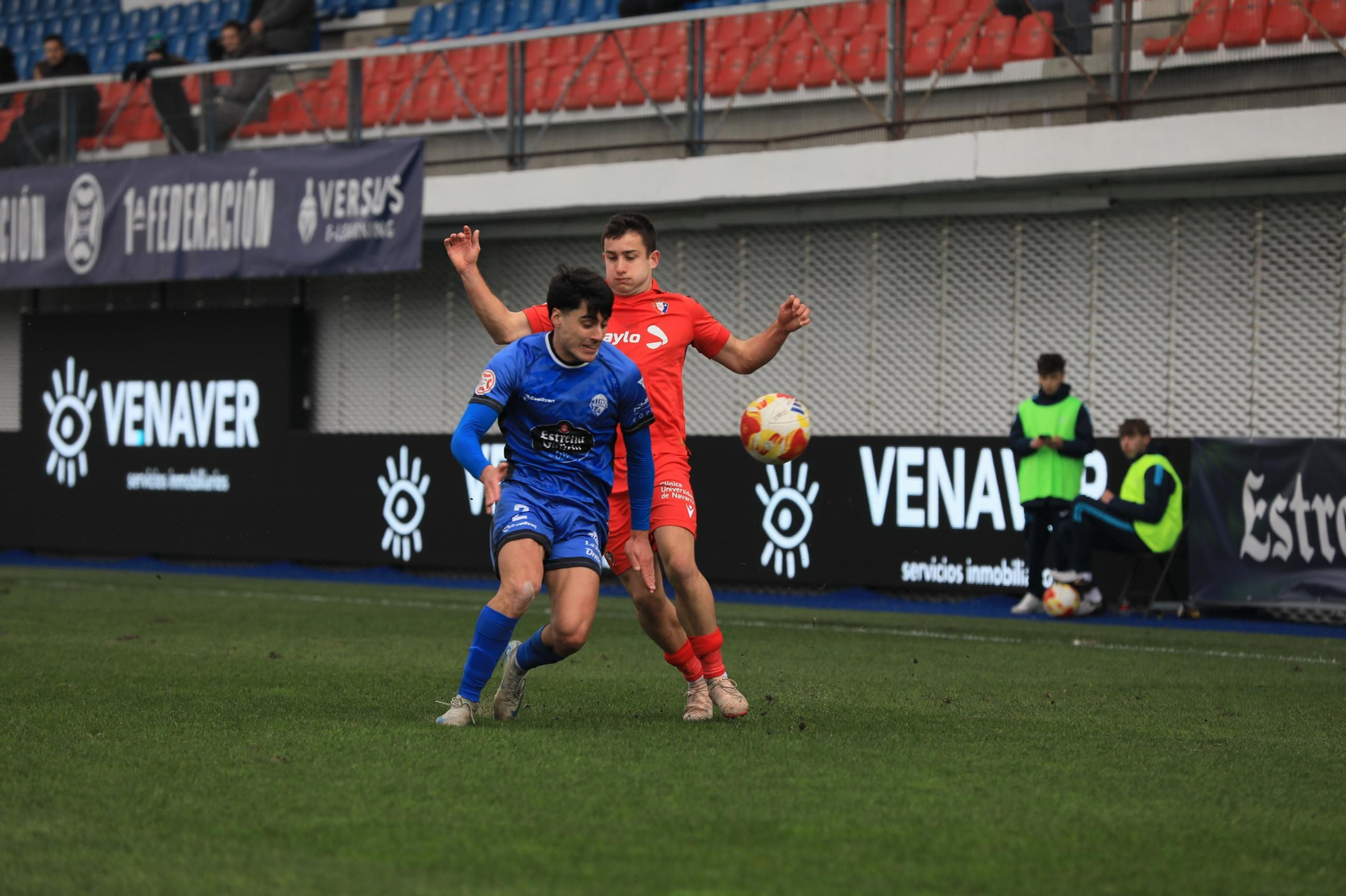 Galería | O Couto vive una nueva victoria del Ourense CF antes de la reforma del césped