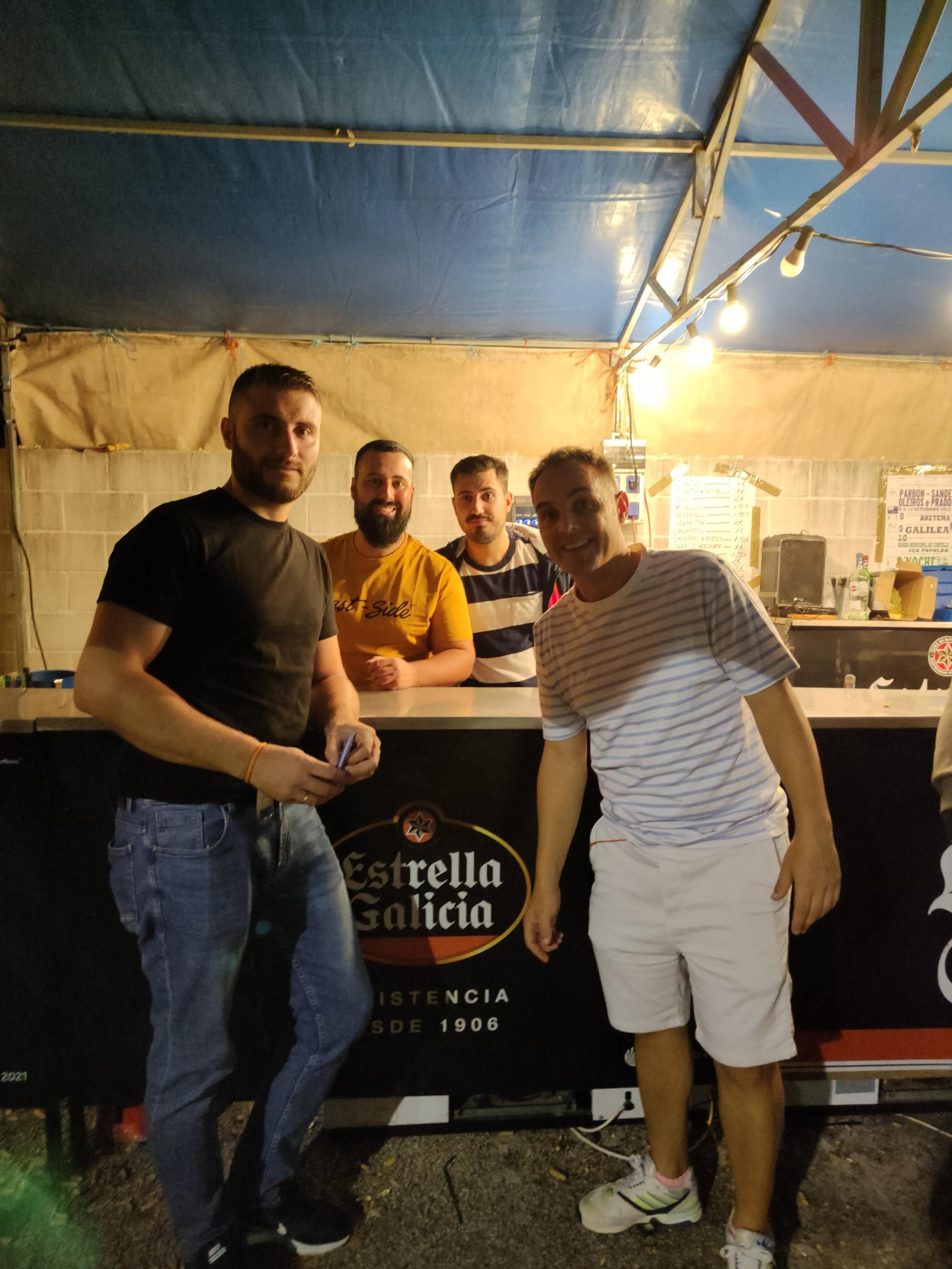 Marcos, Adrián, Héctor e Aitor, da comisión de festas.