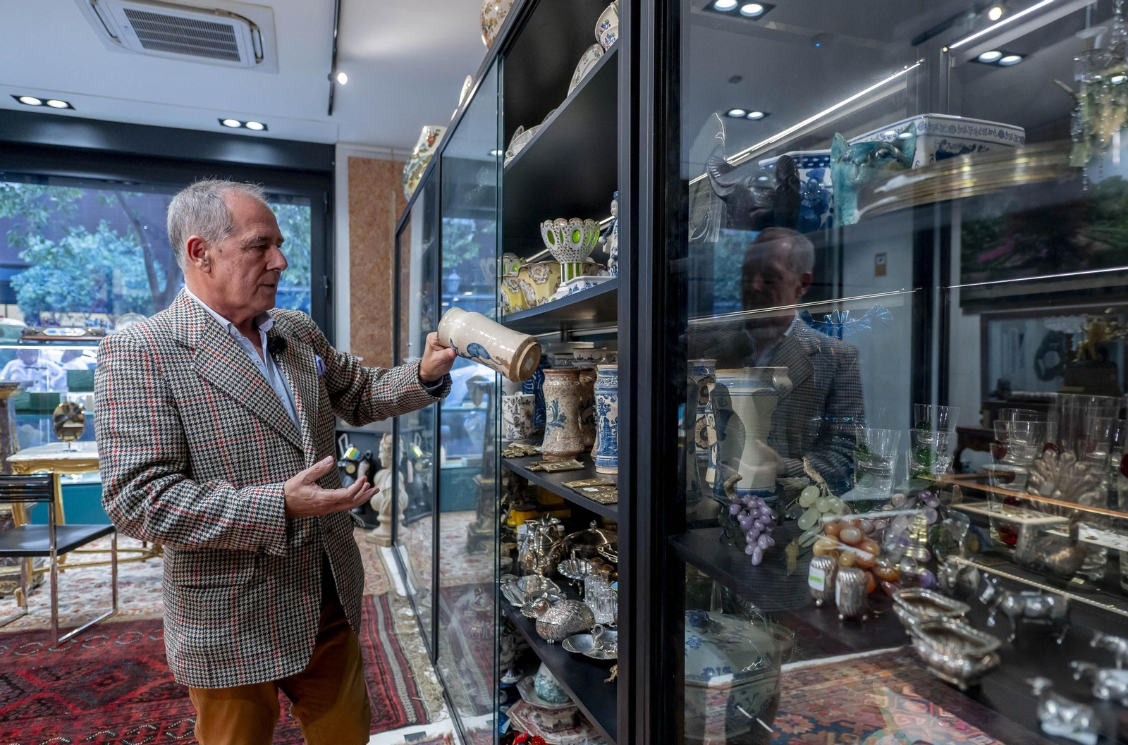 Galería | Los 700 lotes de objetos retirados por los Franco del Pazo de Meirás que salen a subasta